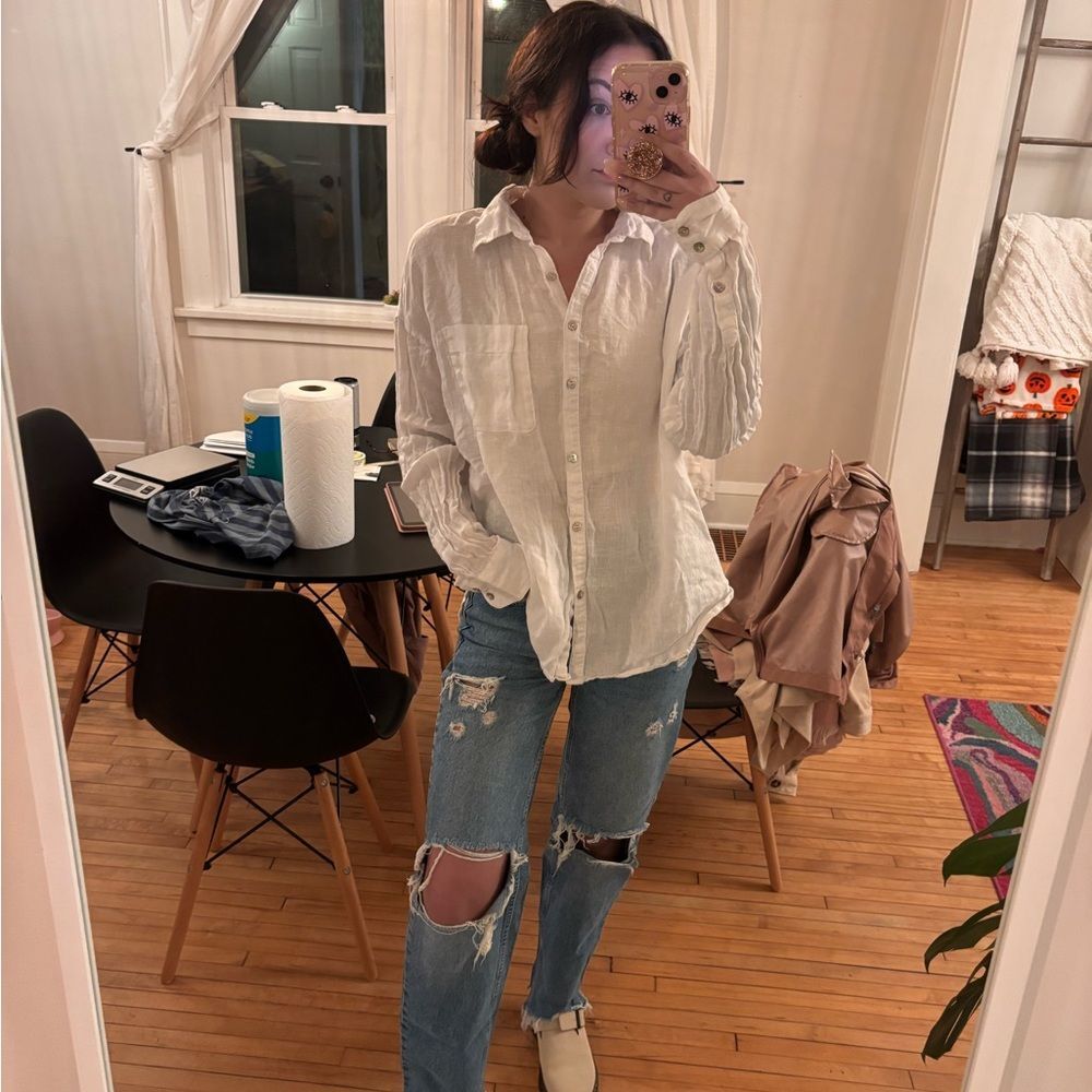 Nicole Miller White Linen Button Up